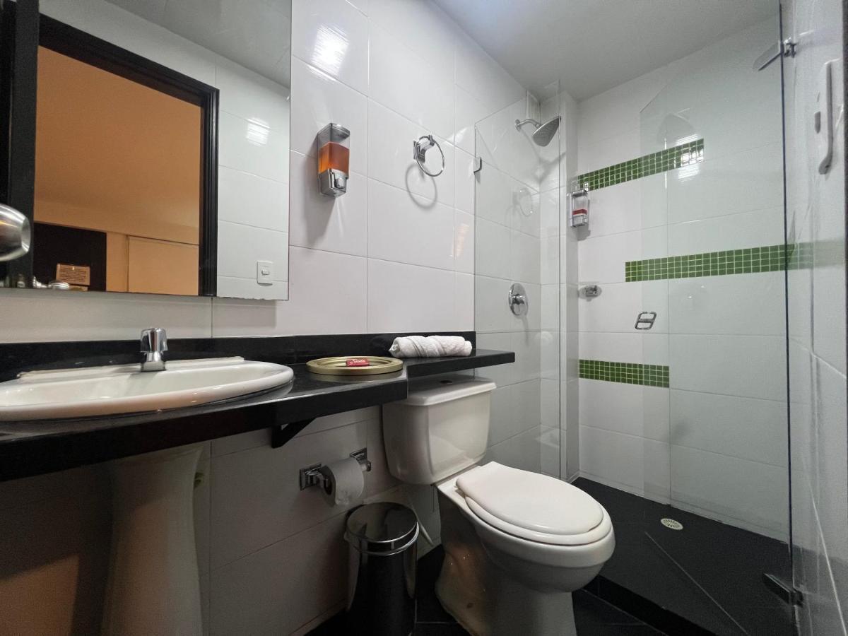 Hotel Ferias Park Богота Екстериор снимка
