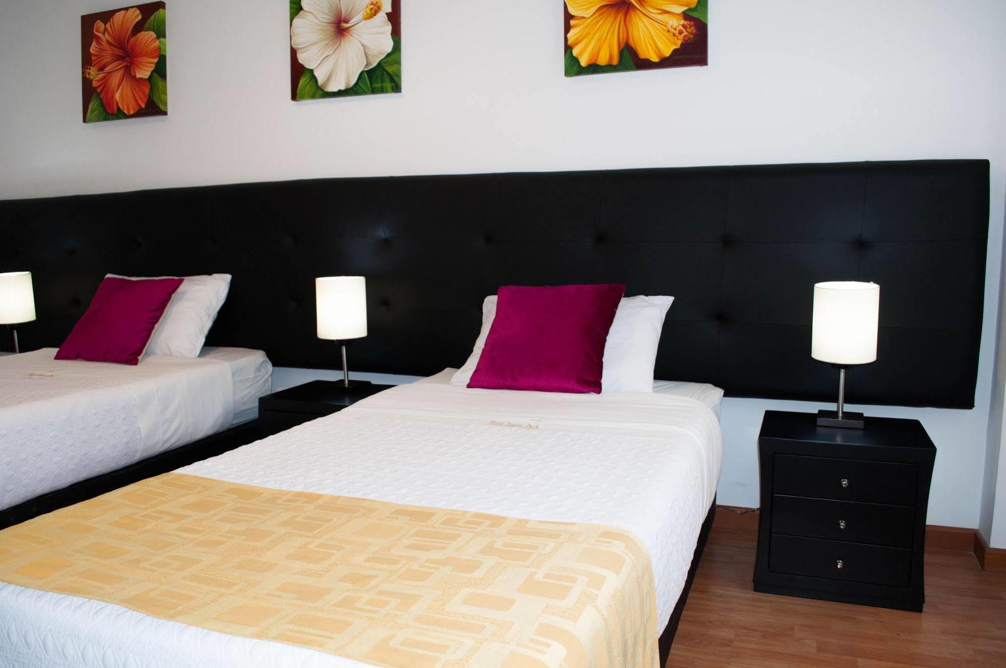 Hotel Ferias Park Богота Екстериор снимка