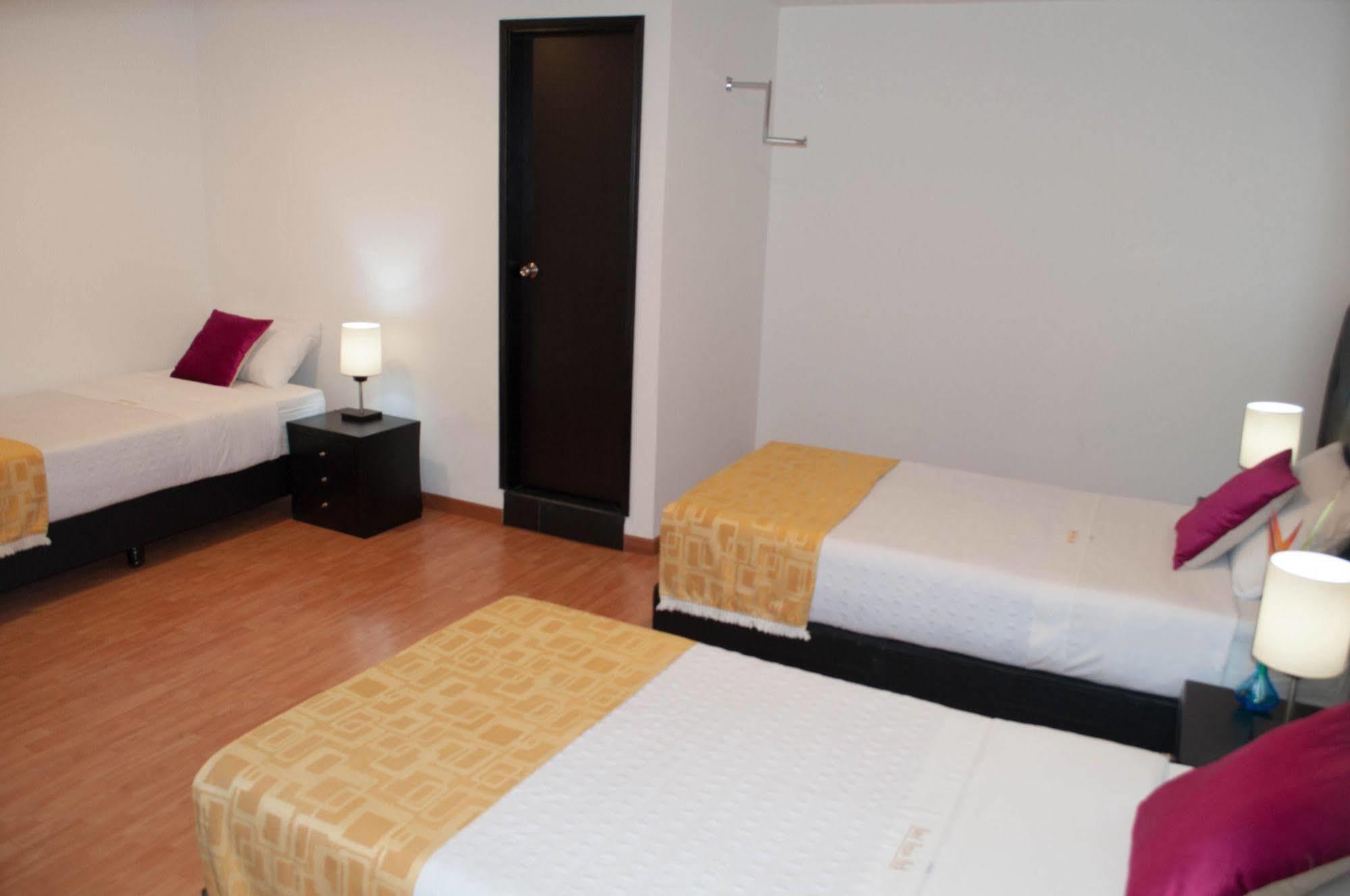 Hotel Ferias Park Богота Екстериор снимка