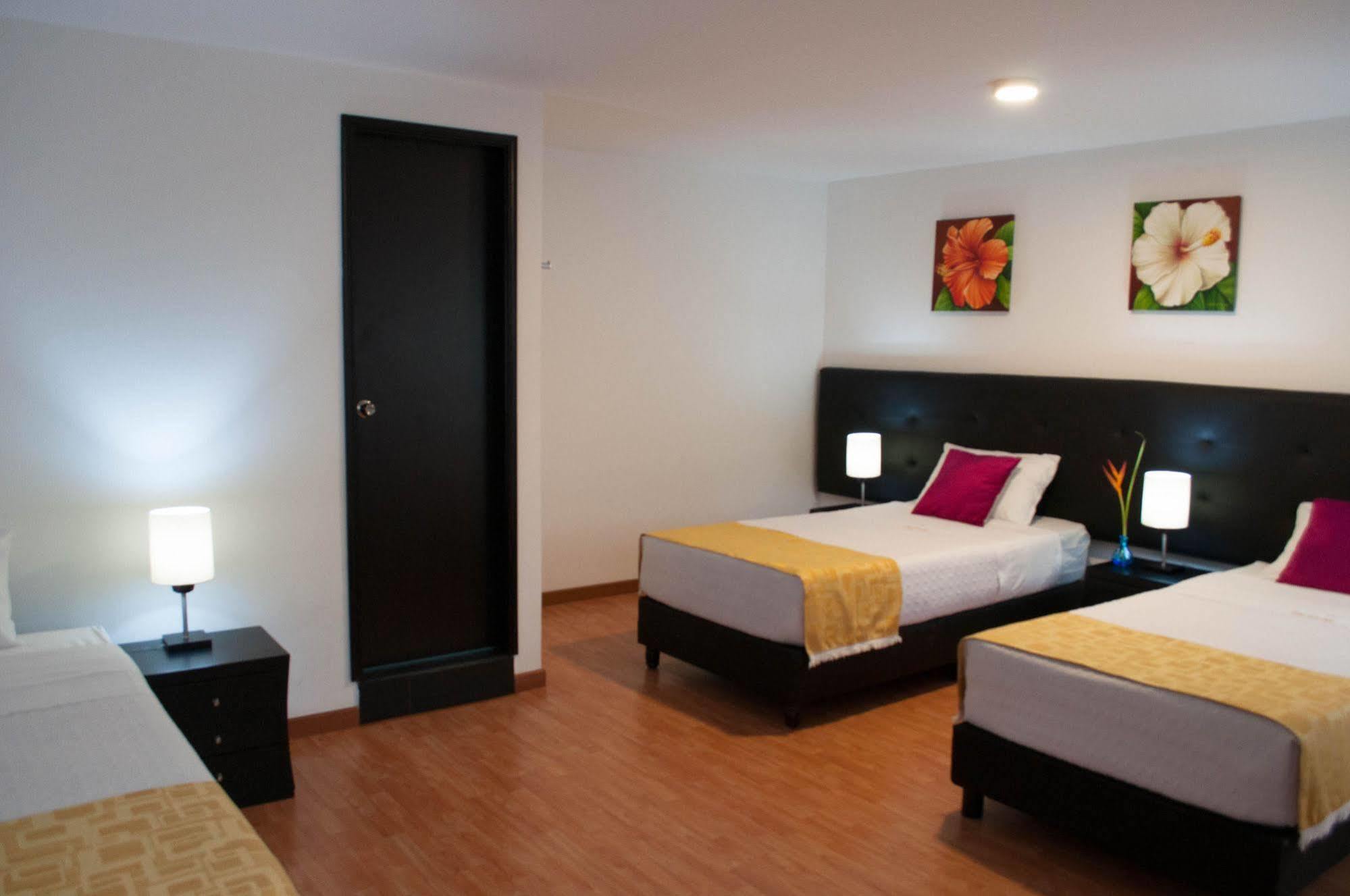 Hotel Ferias Park Богота Екстериор снимка